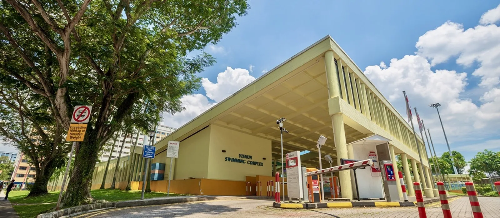 Yishun Swimming Complex pool